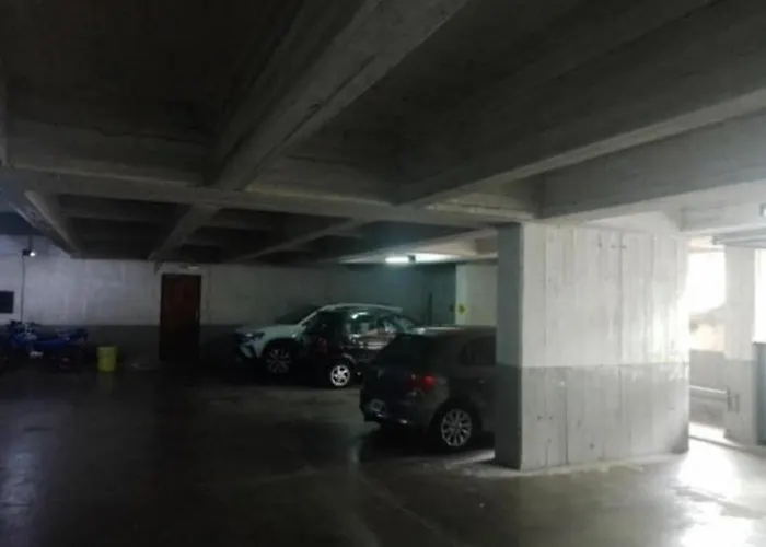 Dpto En Pleno Centro 3 Amb Con Cochera No Se Acepta Grupo De Jovenes