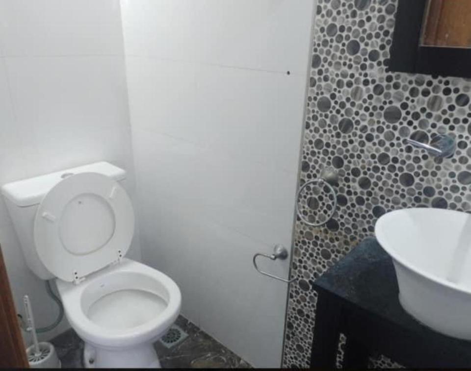 Dpto En Pleno Centro 3 Amb Con Cochera No Se Acepta Grupo De Jovenes *