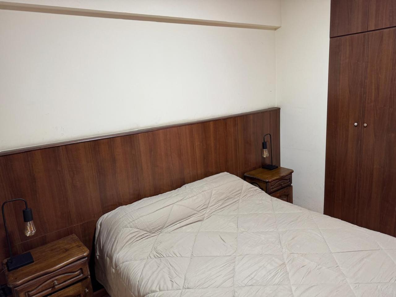 Dpto En Pleno Centro 3 Amb Con Cochera No Se Acepta Grupo De Jovenes Apartamento